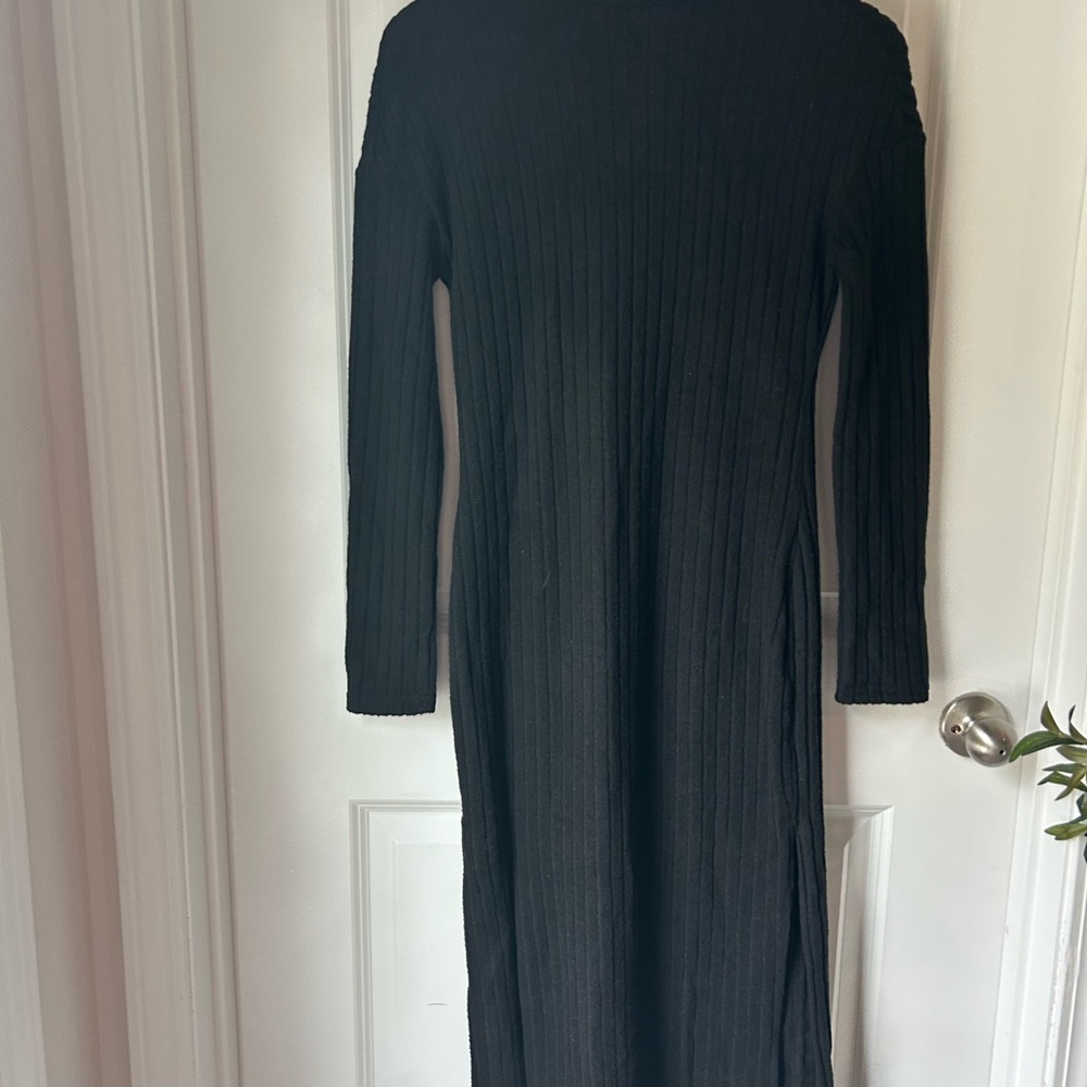 Elegant Black Ribbed Dress